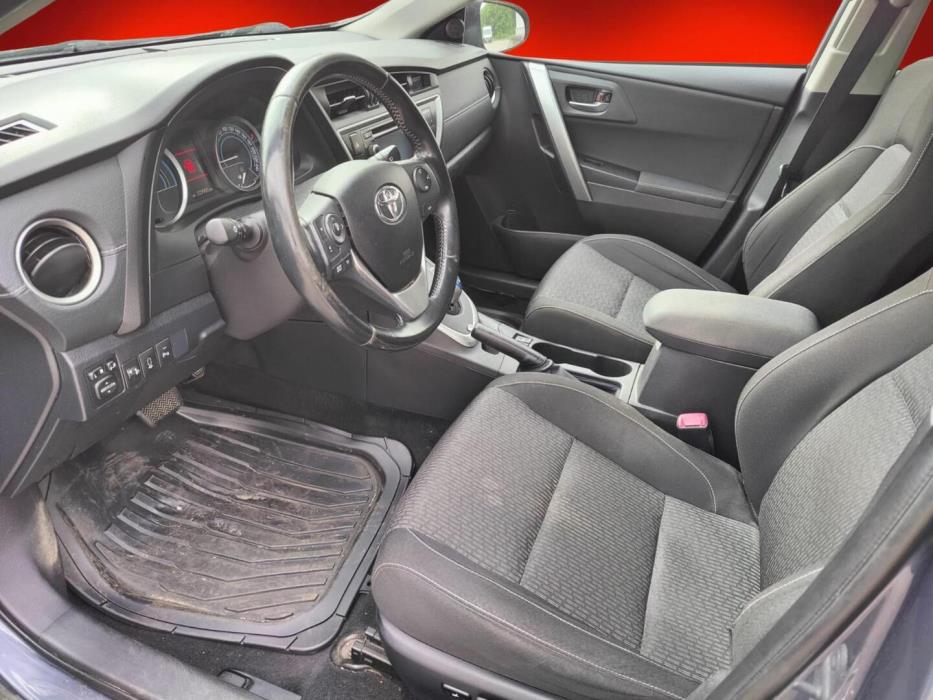 TOYOTA Auris 2014