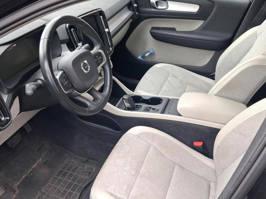 VOLVO XC40 2020