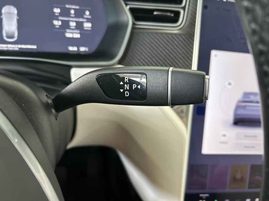 TESLA Model X 2017
