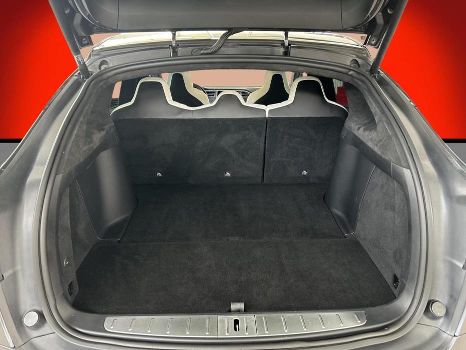 TESLA Model X 2017
