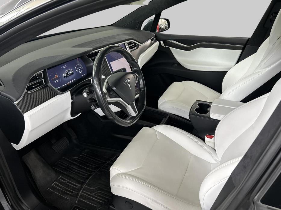 TESLA Model X 2017