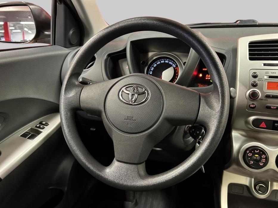 TOYOTA Urban Cruiser 2010