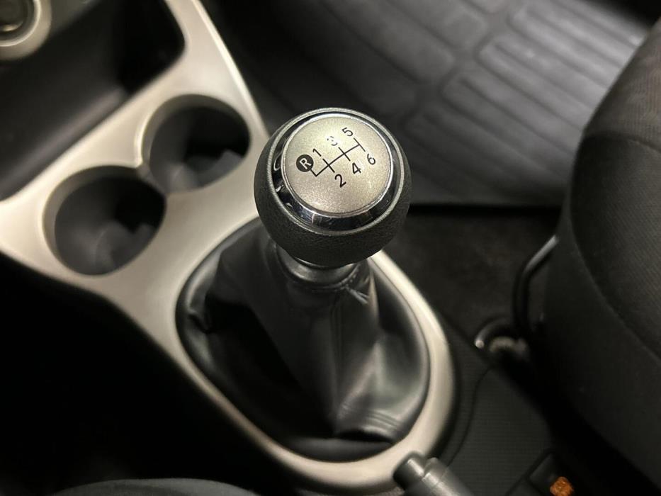 TOYOTA Urban Cruiser 2010