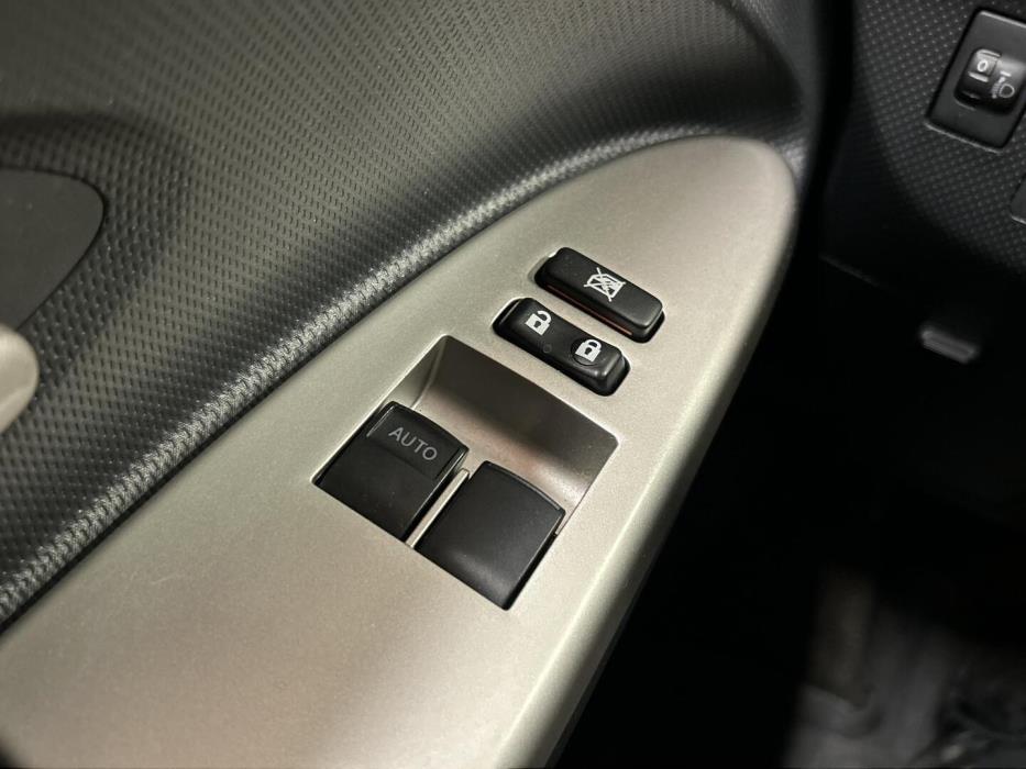 TOYOTA Urban Cruiser 2010