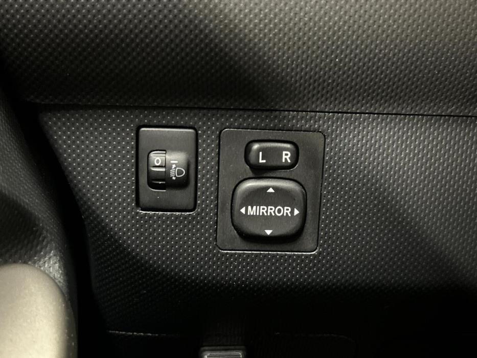 TOYOTA Urban Cruiser 2010