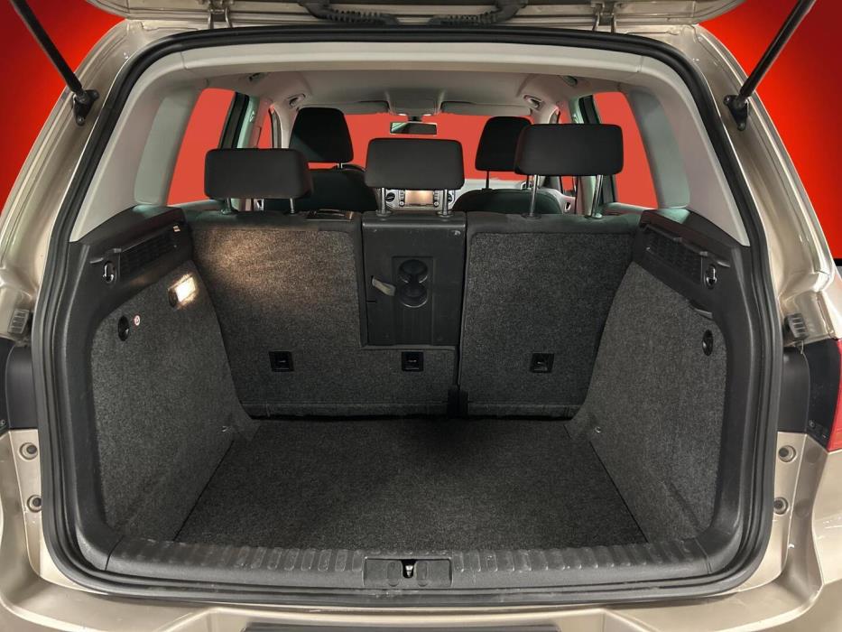 VOLKSWAGEN Tiguan 2012