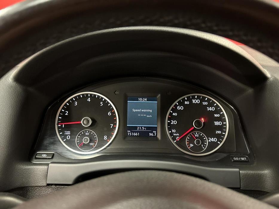 VOLKSWAGEN Tiguan 2012