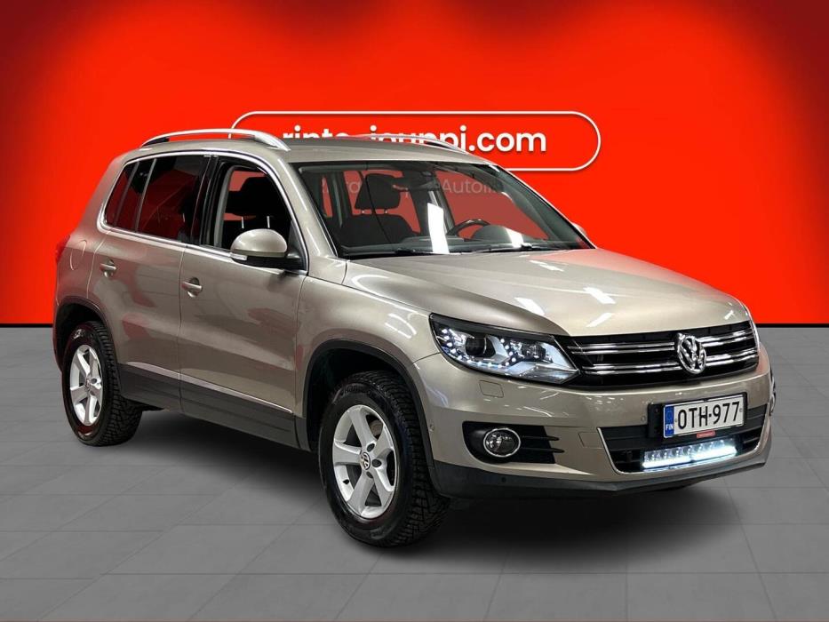 VOLKSWAGEN Tiguan 2012