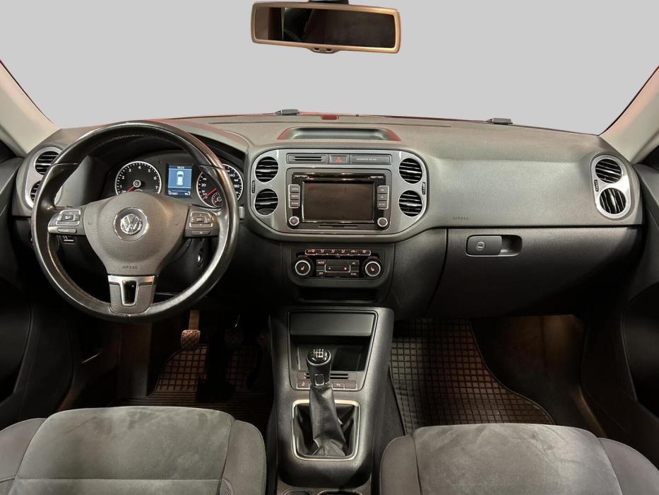 VOLKSWAGEN Tiguan 2012