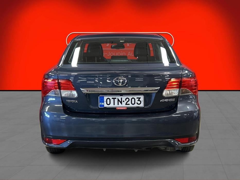 TOYOTA Avensis 2012
