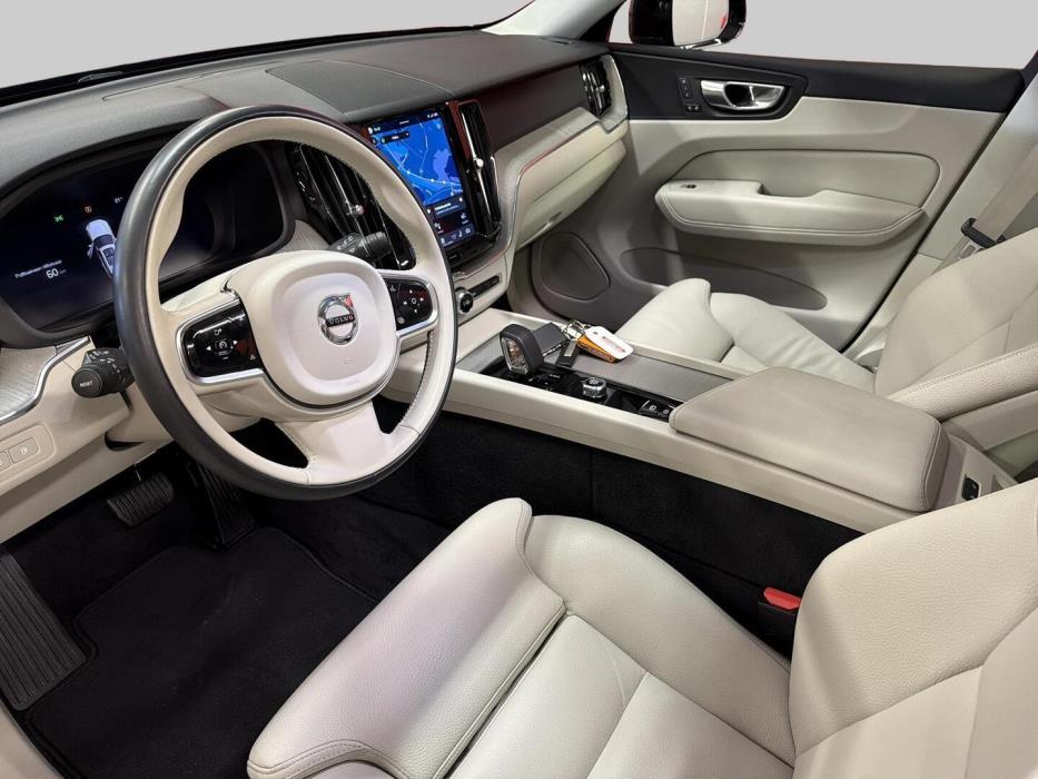 VOLVO XC60 2024