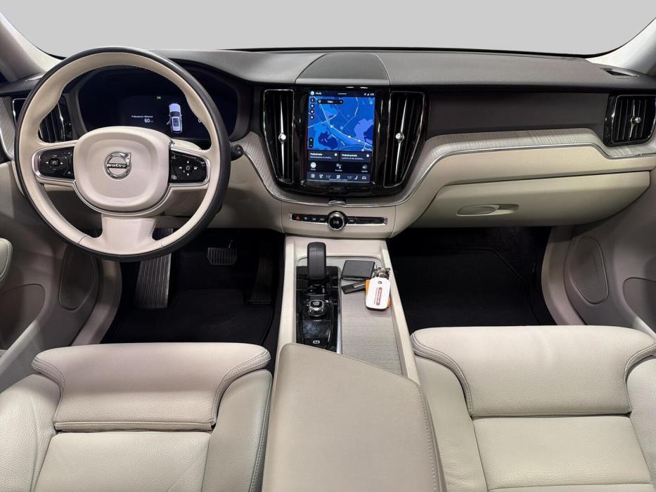 VOLVO XC60 2024