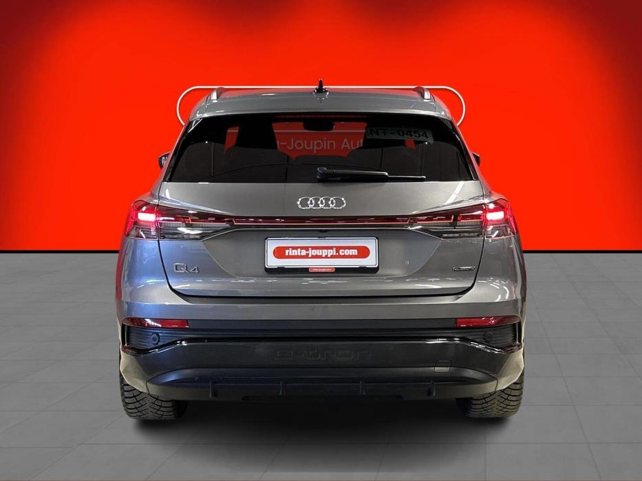 AUDI Q4 e-tron 2022