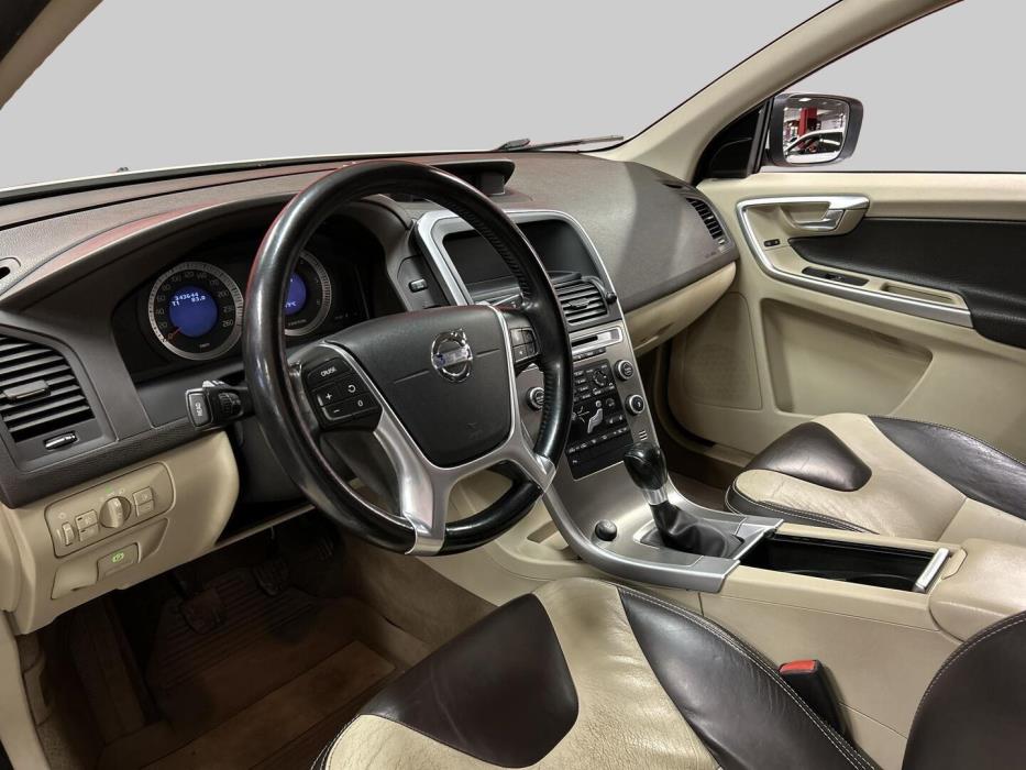 VOLVO XC60 2010