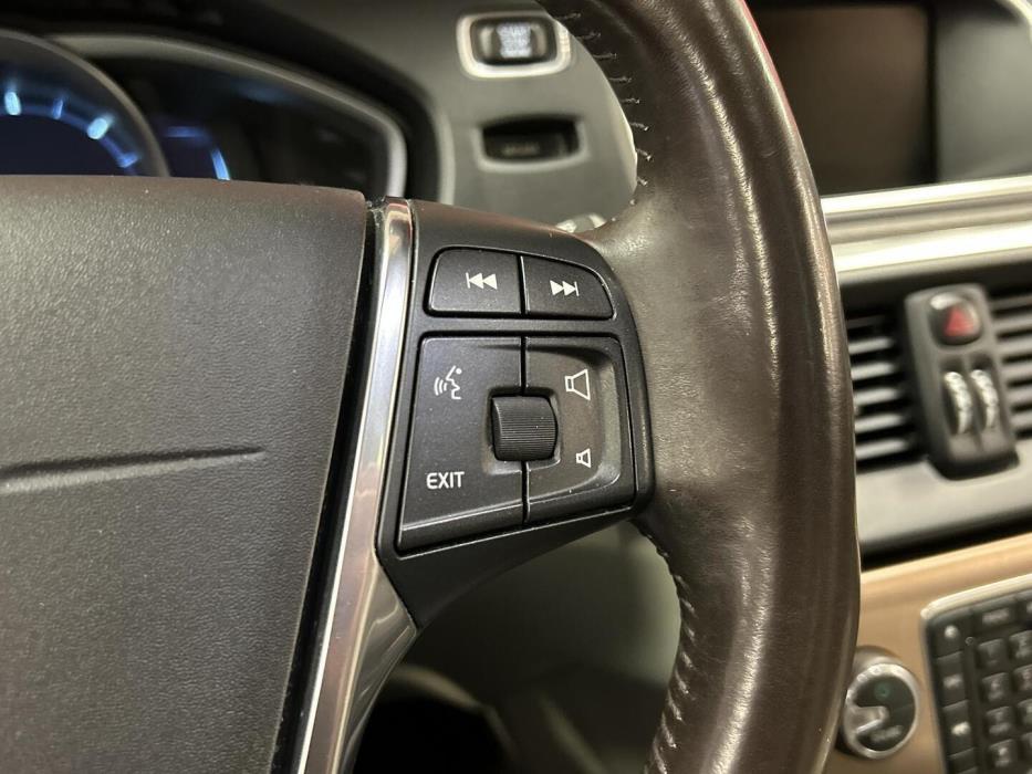 VOLVO V40 Cross Country 2013