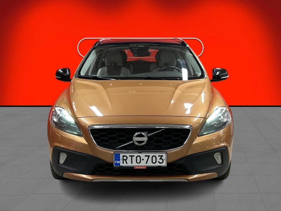 VOLVO V40 Cross Country 2013