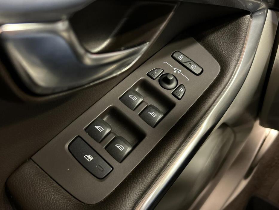 VOLVO V40 Cross Country 2013