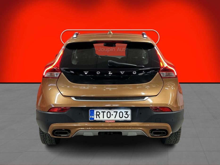 VOLVO V40 Cross Country 2013