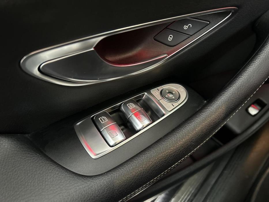 MERCEDES-BENZ E 2019