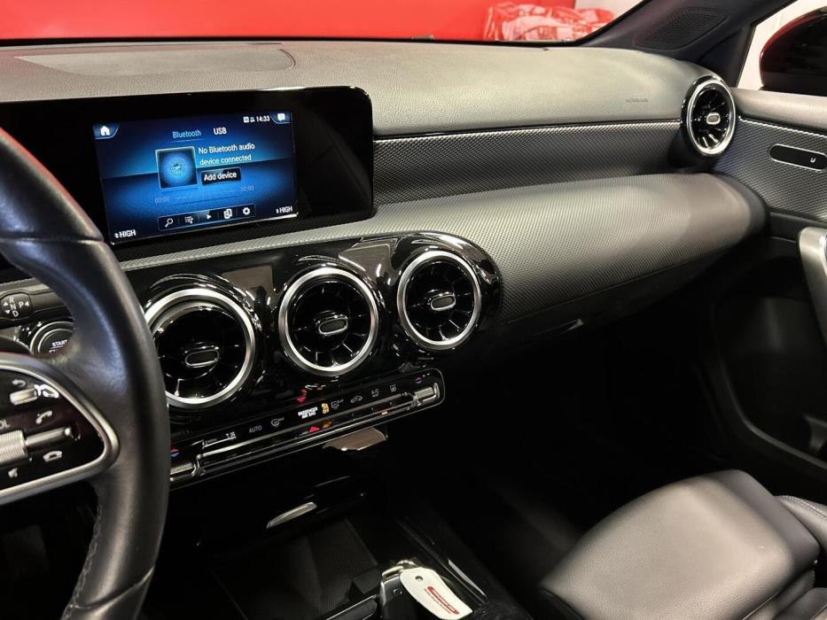 MERCEDES-BENZ A 2021