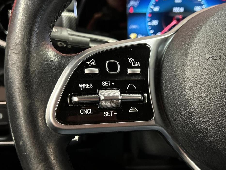 MERCEDES-BENZ A 2021