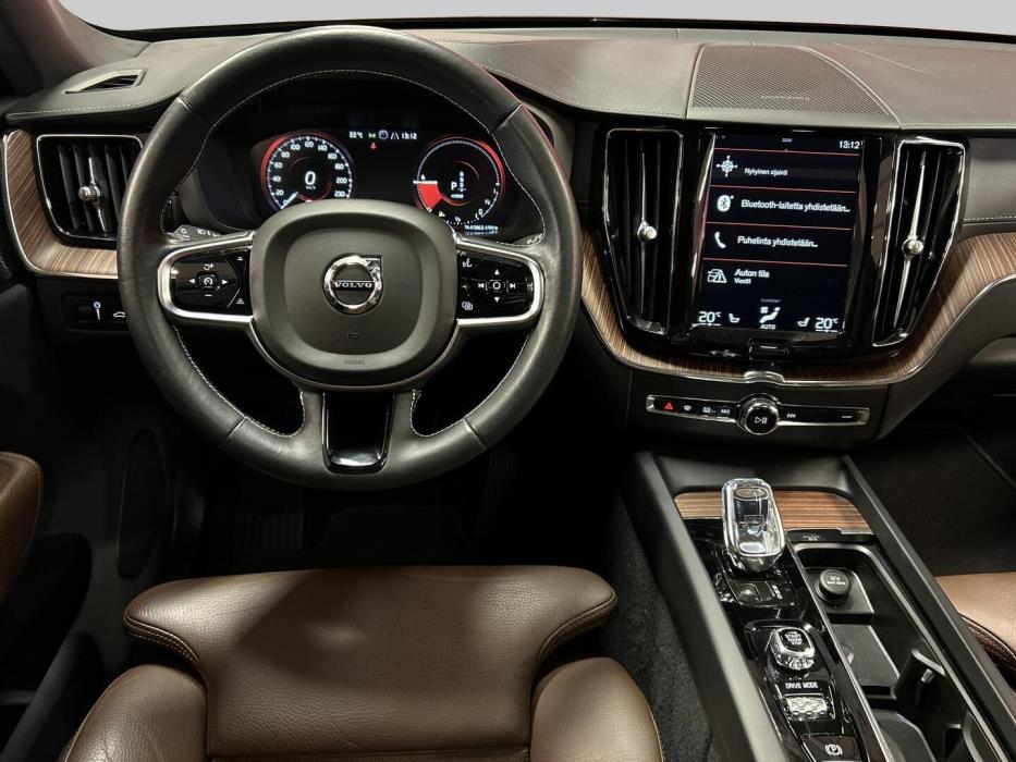VOLVO XC60 2020