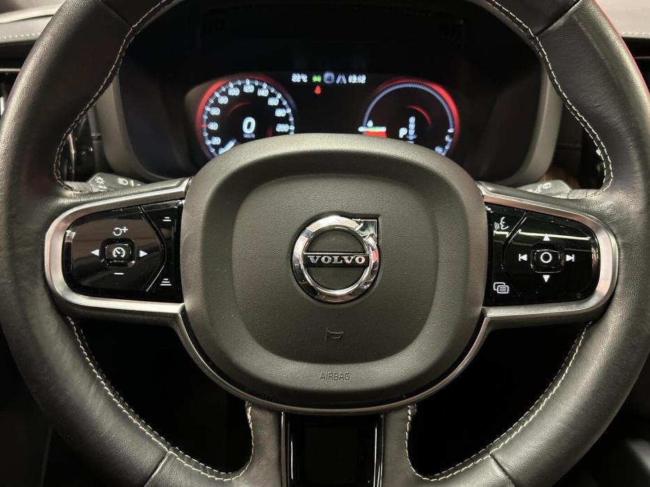 VOLVO XC60 2020