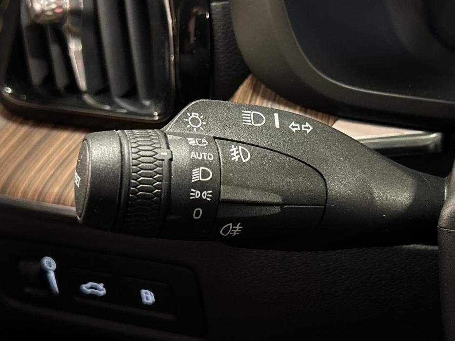 VOLVO XC60 2020