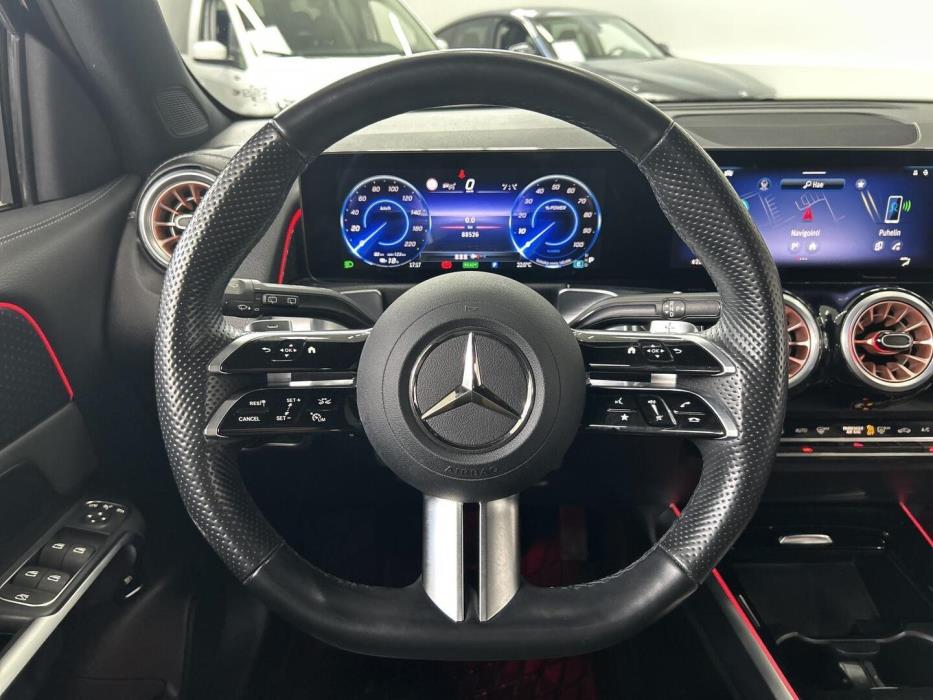 MERCEDES-BENZ EQB 2024