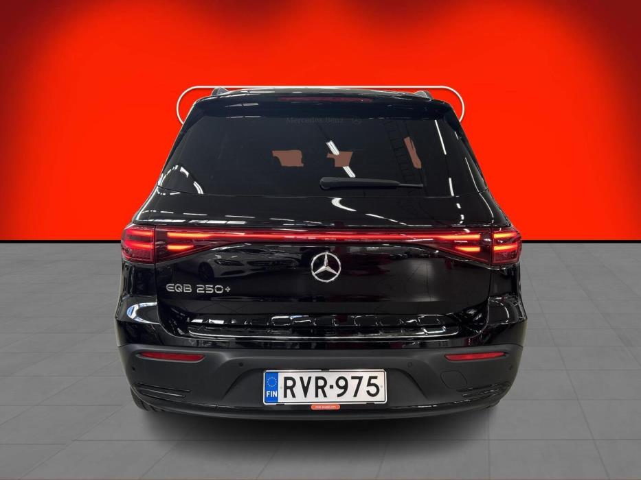 MERCEDES-BENZ EQB 2024