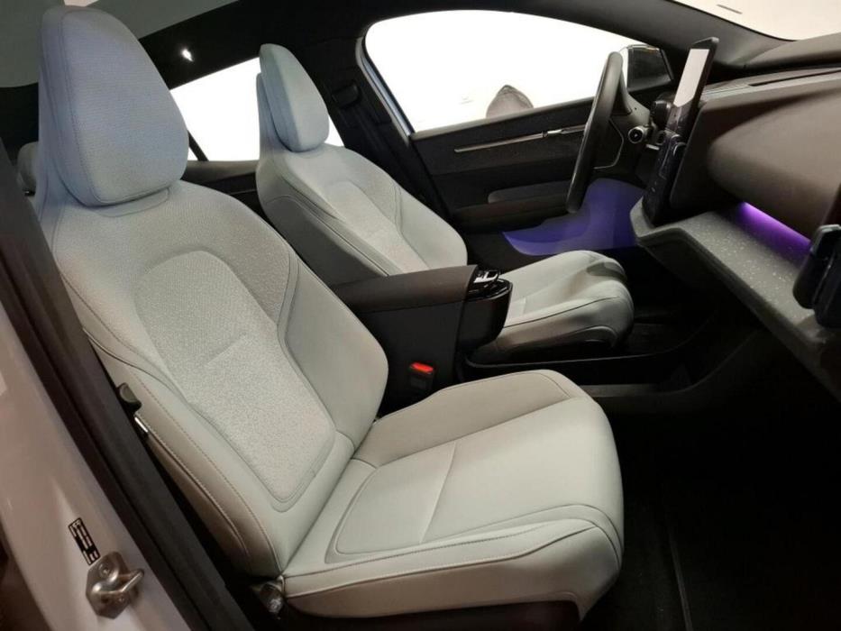 VOLVO EX30 2024