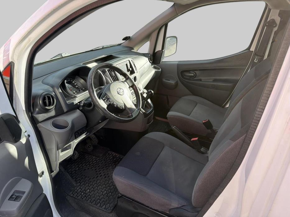 NISSAN NV200 2015