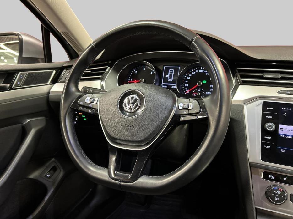 VOLKSWAGEN Passat 2018