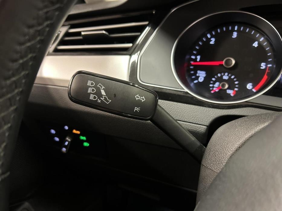 VOLKSWAGEN Passat 2018