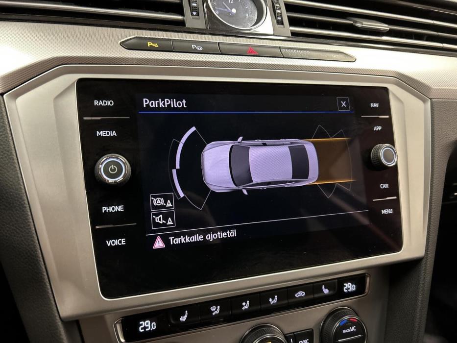 VOLKSWAGEN Passat 2018