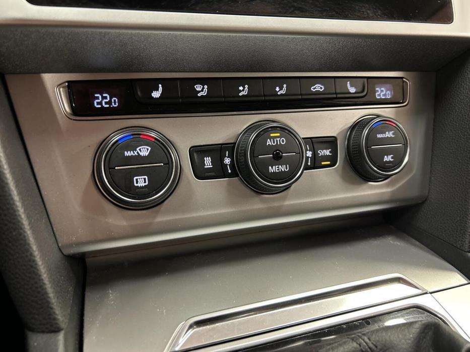 VOLKSWAGEN Passat 2018