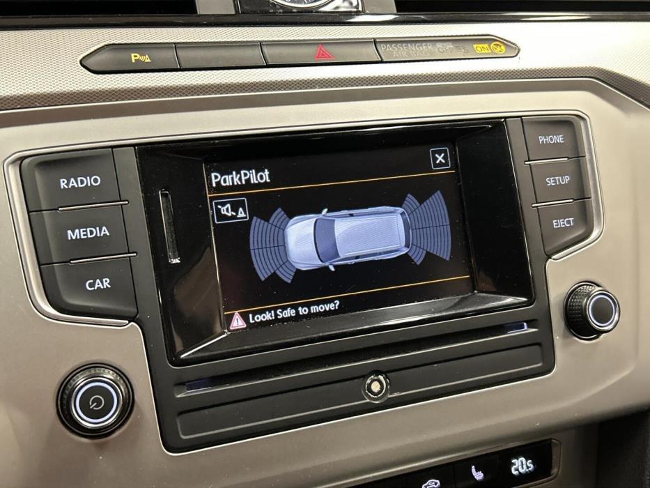 VOLKSWAGEN Passat 2016