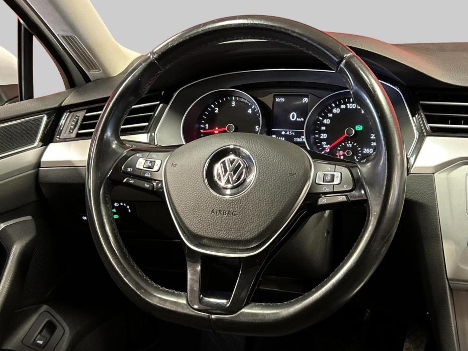 VOLKSWAGEN Passat 2016