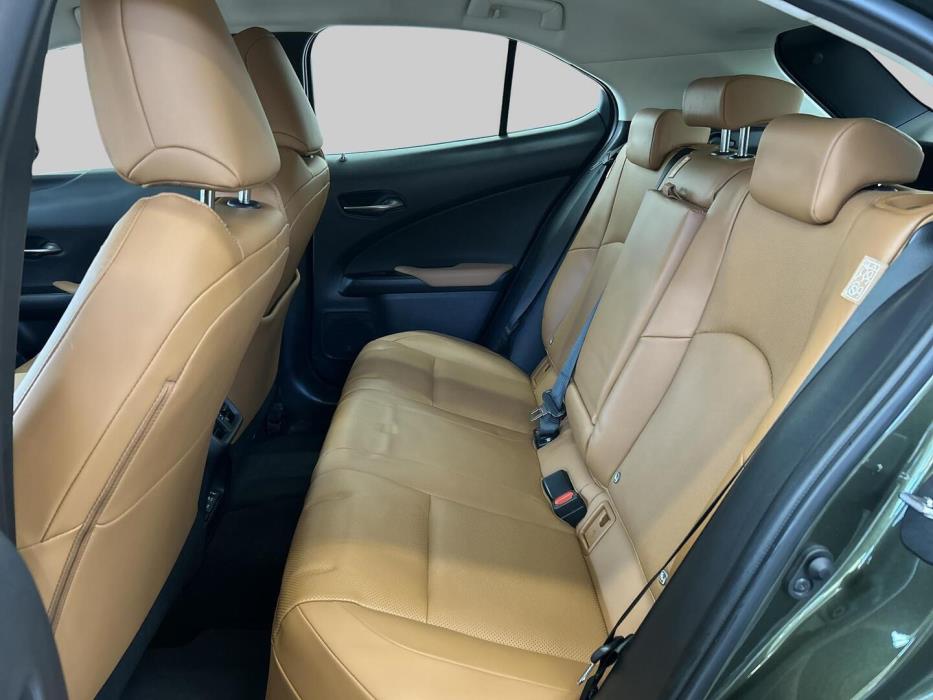 LEXUS UX 2021