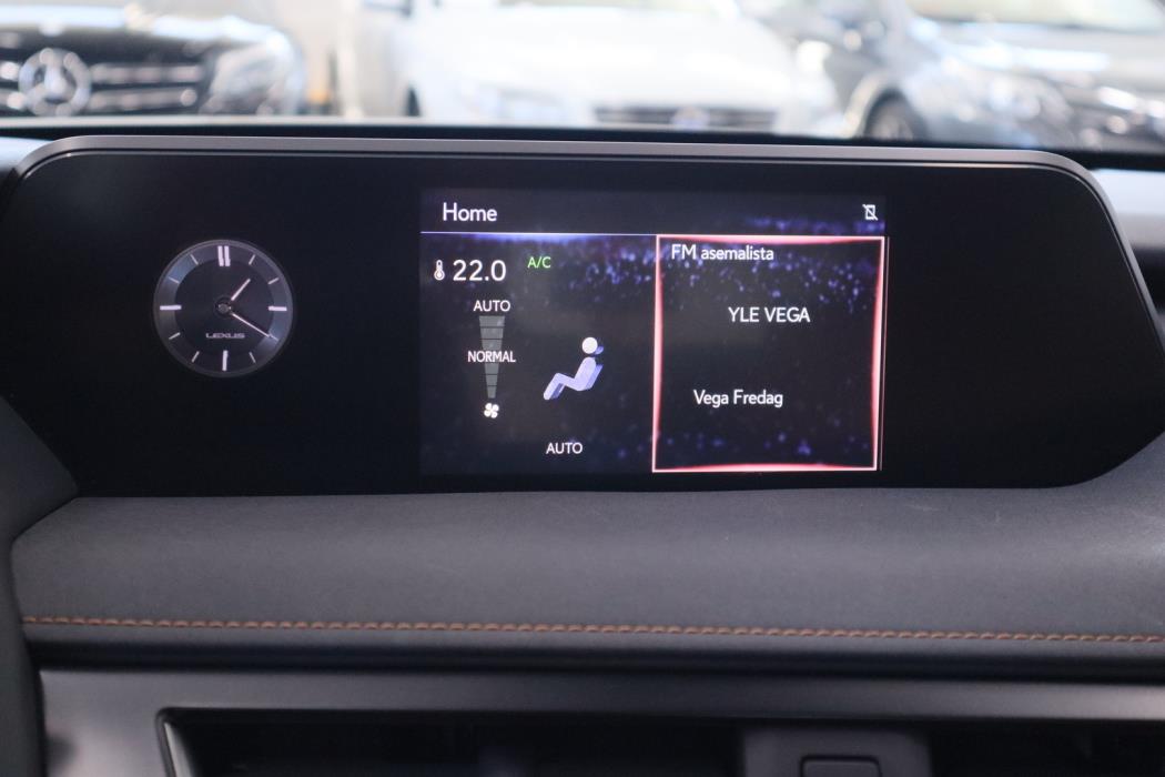 LEXUS UX 2021
