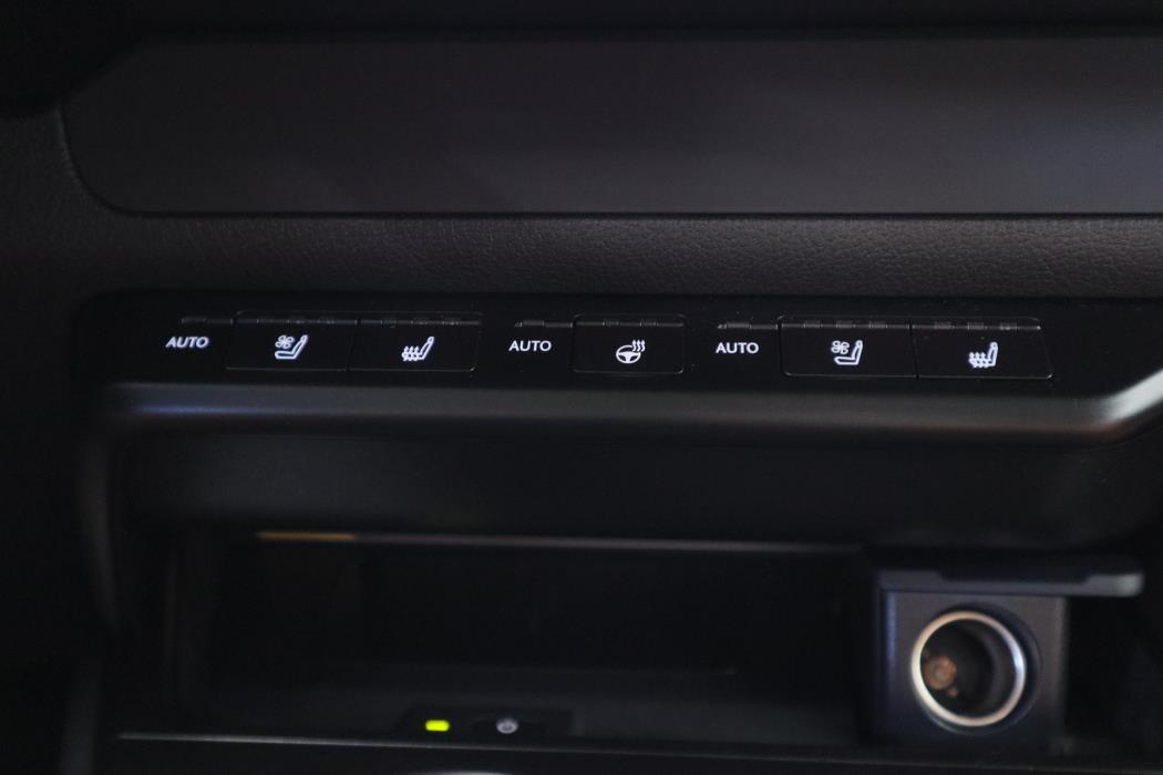 LEXUS UX 2021