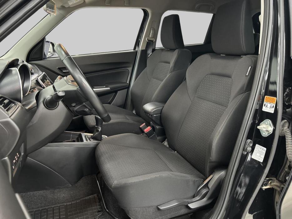 SUZUKI Swift 2021