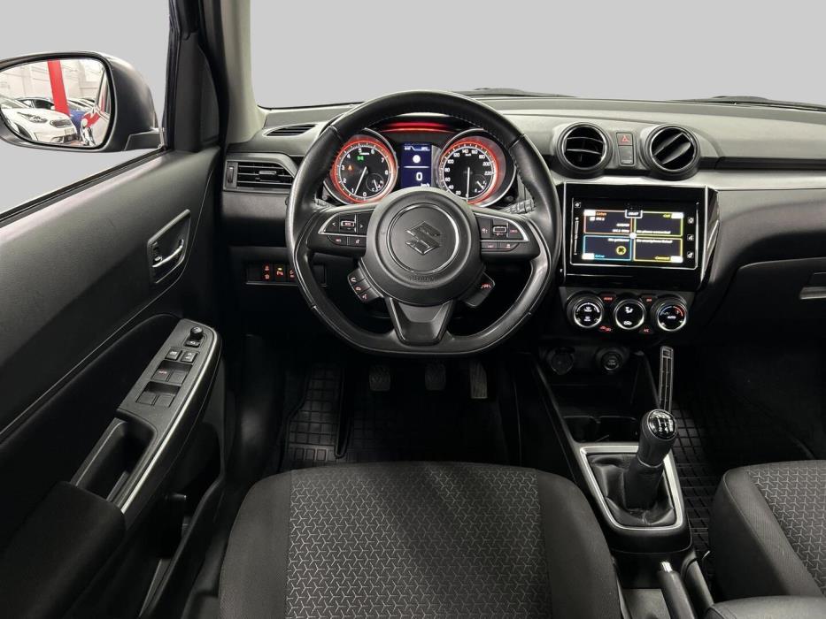SUZUKI Swift 2021