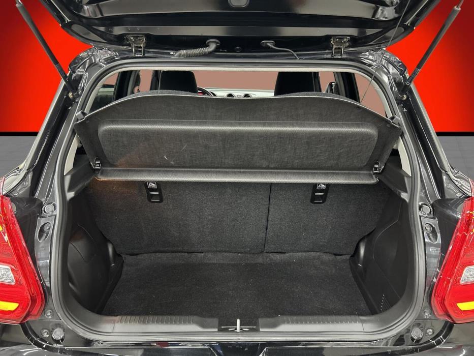SUZUKI Swift 2021