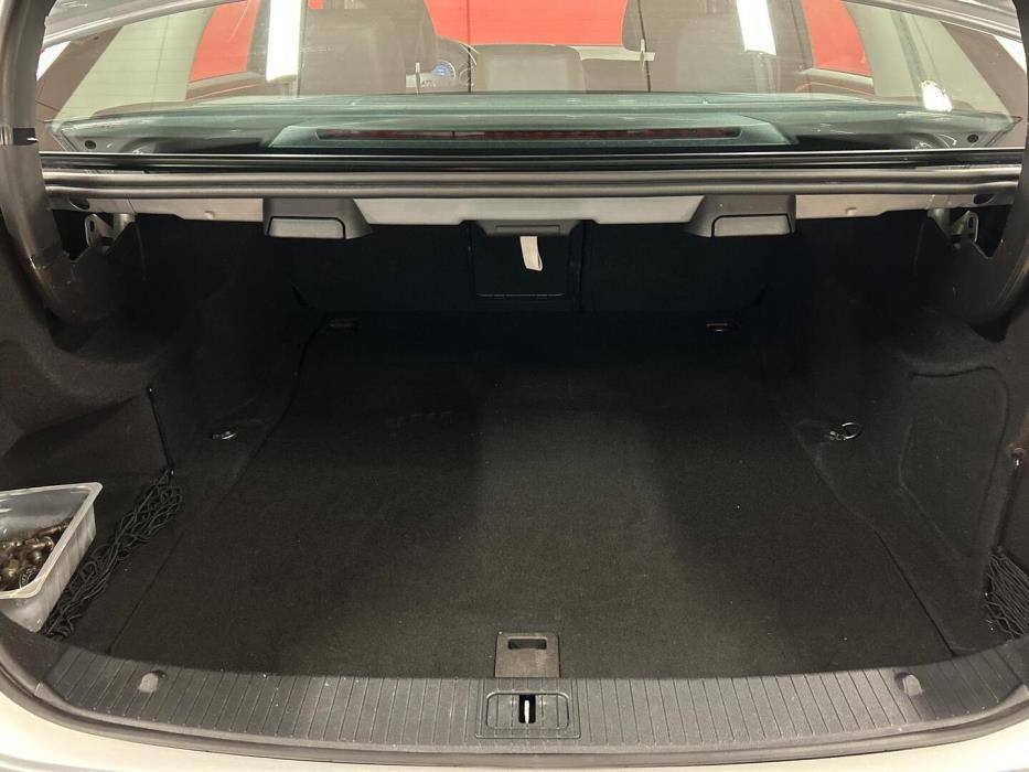 MERCEDES-BENZ E 2010