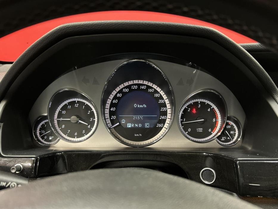 MERCEDES-BENZ E 2010