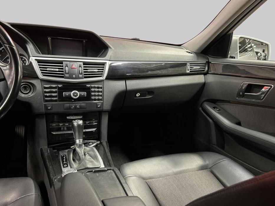 MERCEDES-BENZ E 2010