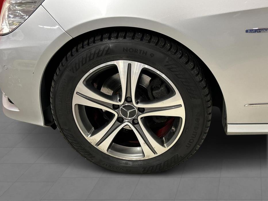 MERCEDES-BENZ E 2010