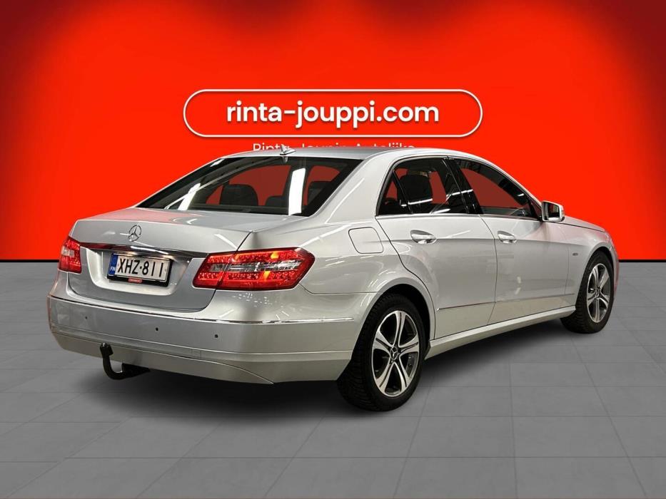 MERCEDES-BENZ E 2010