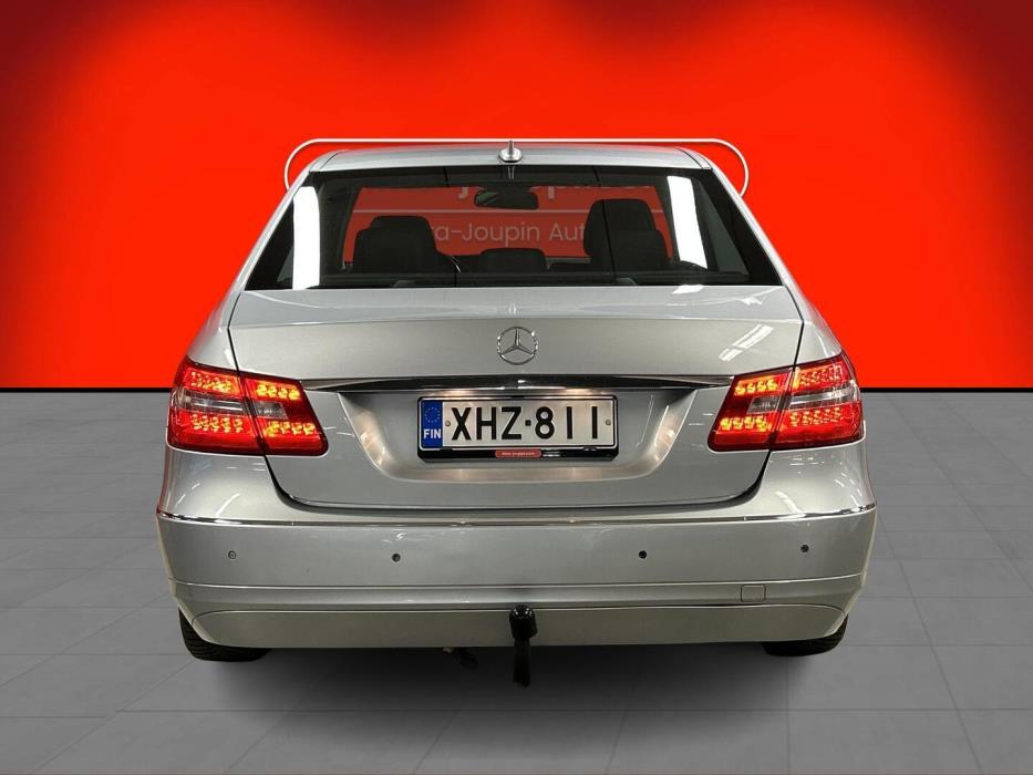 MERCEDES-BENZ E 2010